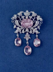 Brosche in Form einer Blume